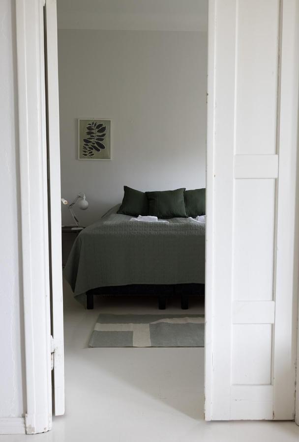 2Ndhomes City Center 2Br Apartment With Balcony And Sauna By Kaisaniemi Park Helsingfors Exteriör bild