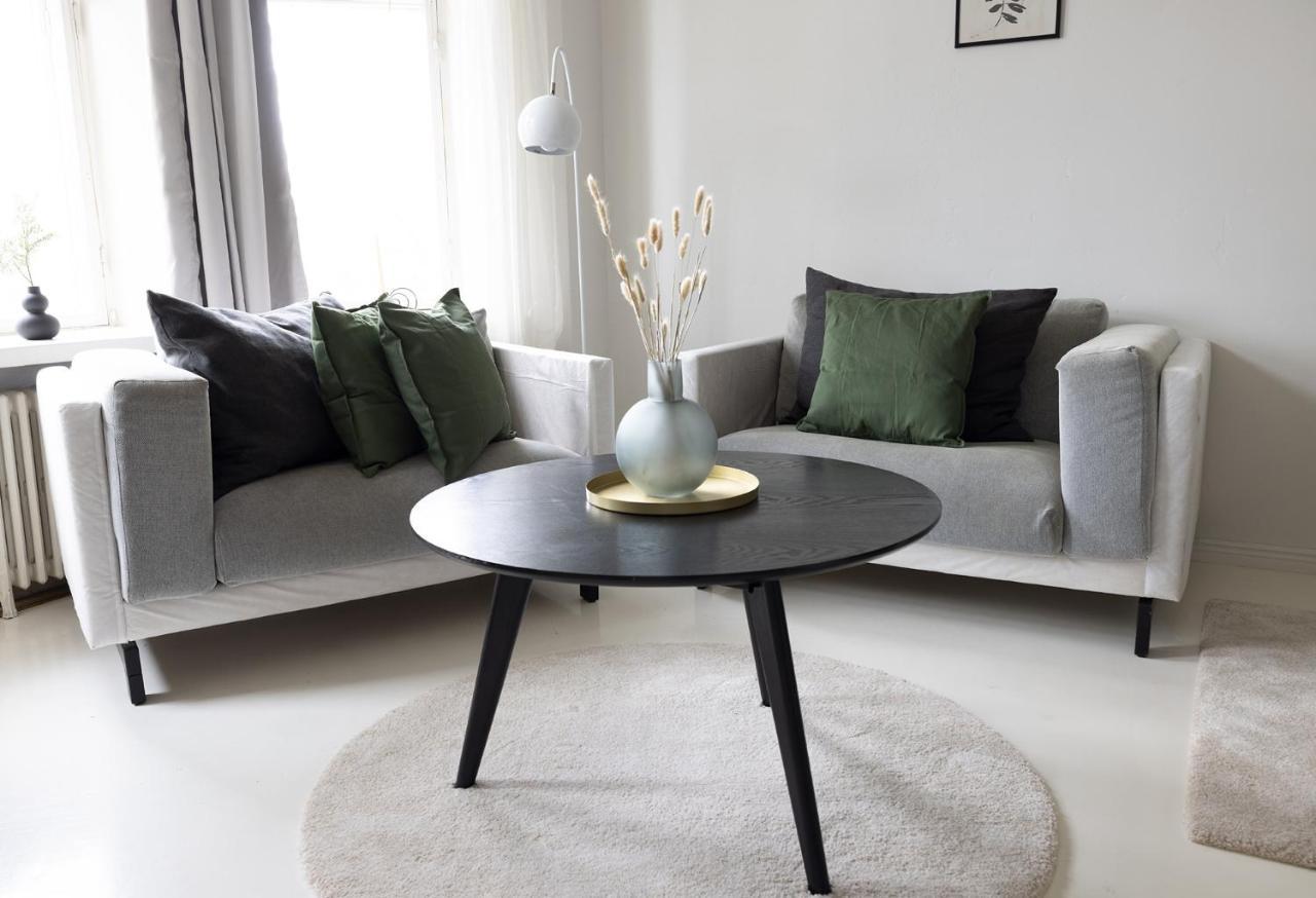 2Ndhomes City Center 2Br Apartment With Balcony And Sauna By Kaisaniemi Park Helsingfors Exteriör bild