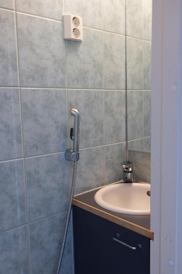 2Ndhomes City Center 2Br Apartment With Balcony And Sauna By Kaisaniemi Park Helsingfors Exteriör bild